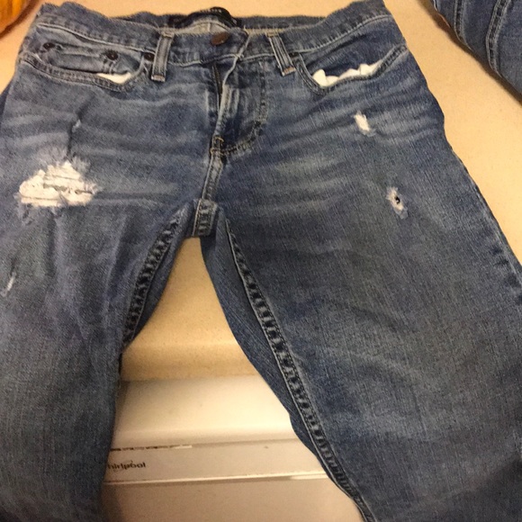 Teen boy Hollister distressed jeans - Picture 2 of 2